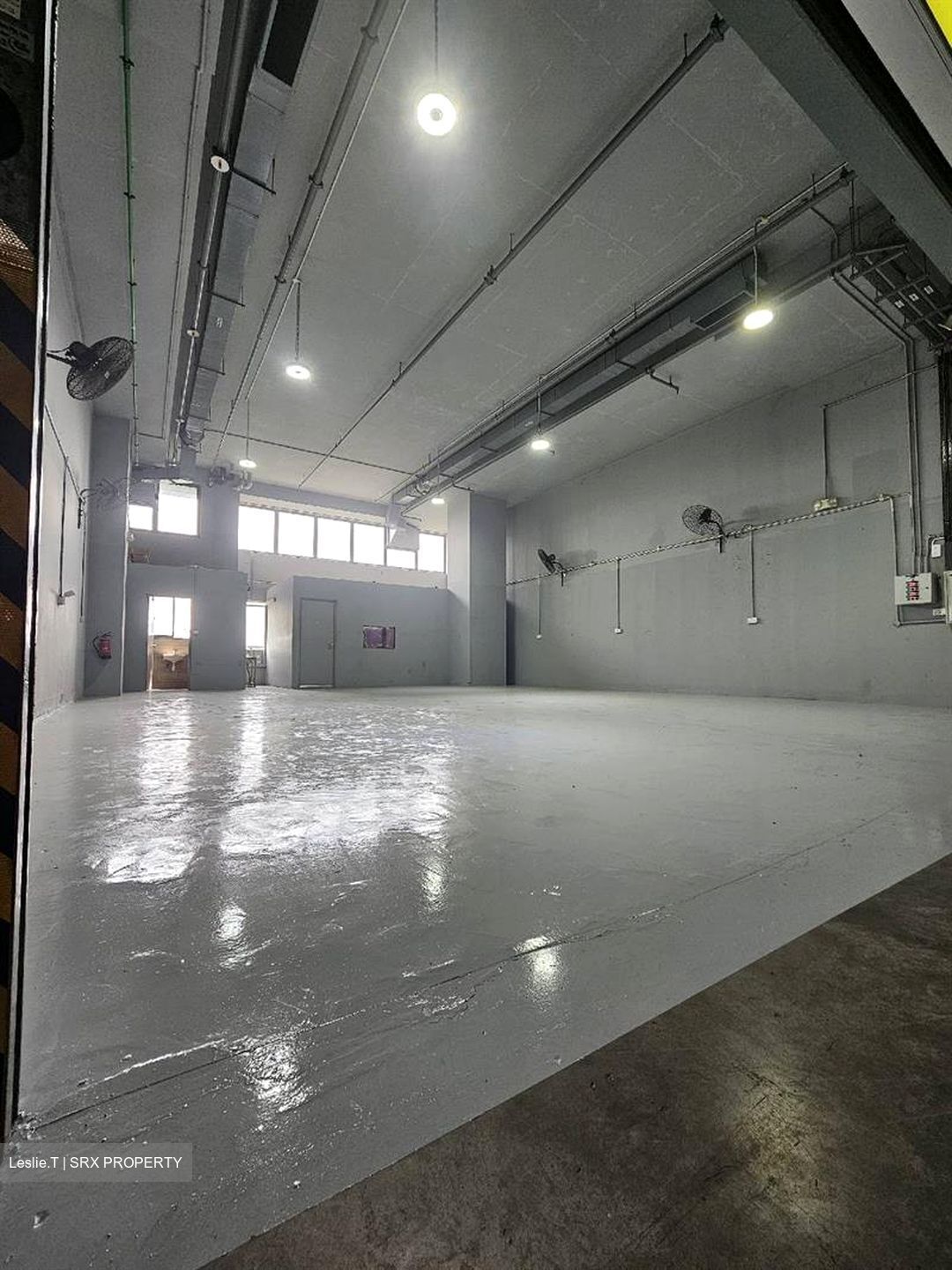 Carros Centre (D25), Warehouse #438102001